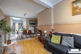 Te renoveren charmante woning met grote tuinAan de Laaglandlaan in Merksem bevindt zich deze te renoveren charmante rijwoning op een perceel van 206...