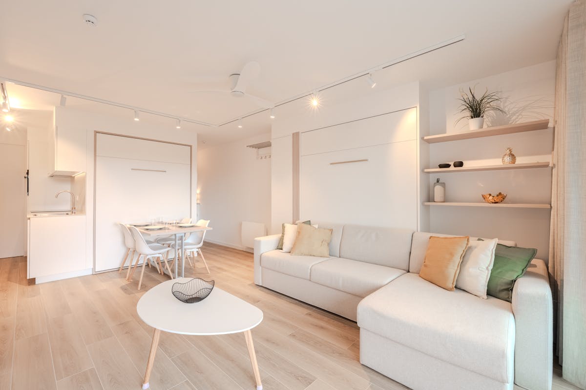Studio entièrement rénové avec terrasse orientée sud - photo 2
