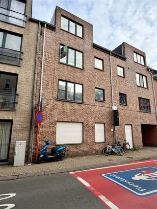 Dit pas gerenoveerde en instapklare appartement is ideaal gelegen in het centrum van de stad, op wandelafstand van winkels, openbaar vervoer en...