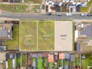 In een nieuwe, autoluwe straat, bereikbaar vanaf de Bedevaartstraat in Tielt, is dit perceel voor het op maat bouwen van een...