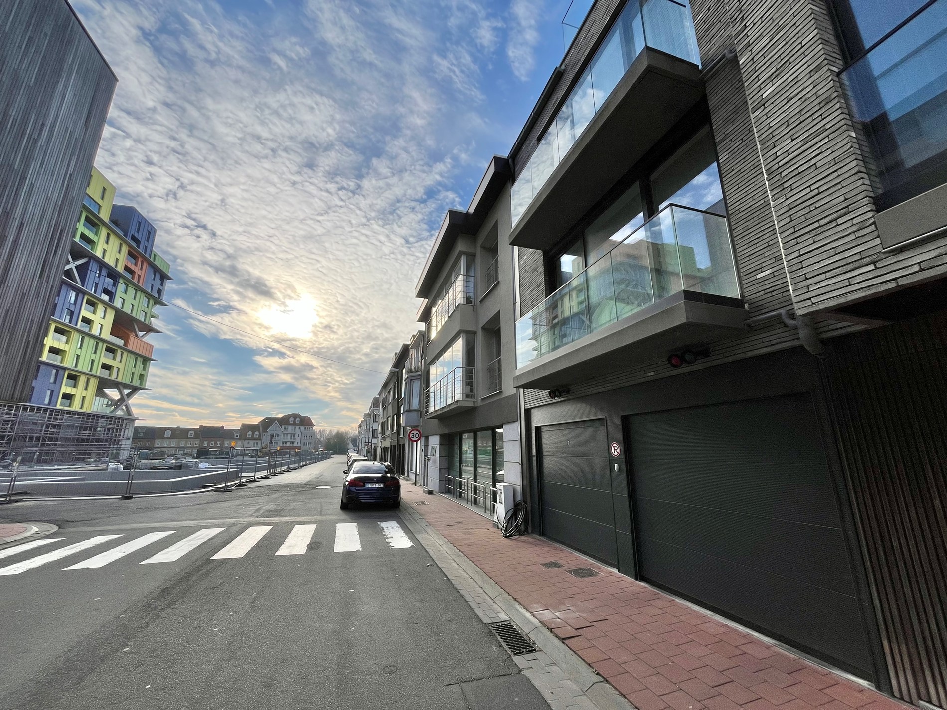 Ruime garagebox in het centrum van Heist - foto 1