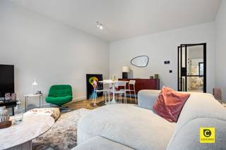 Beautifully renovated 2 bedroom apartment with 2 terraces at Pulhof!This gem was recently renovated to a high standard and is located on the2nd floor...