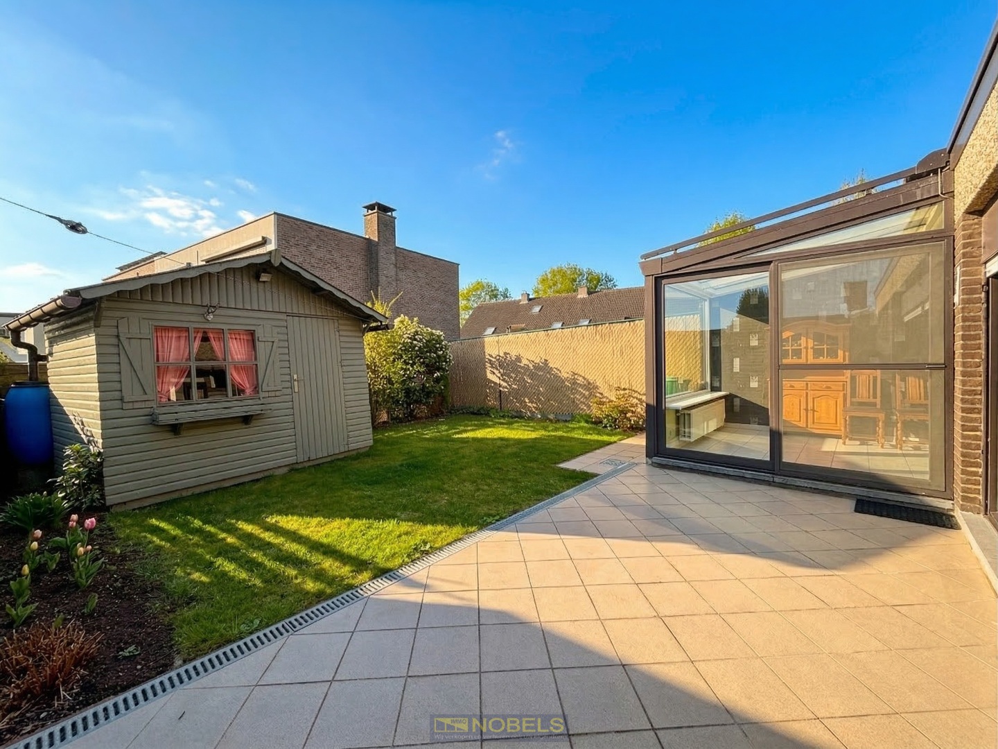 Te koop, Instapklare gezinswoning met 3 slaapkamers en garage in rustige straat te Merelbeke! - foto 2