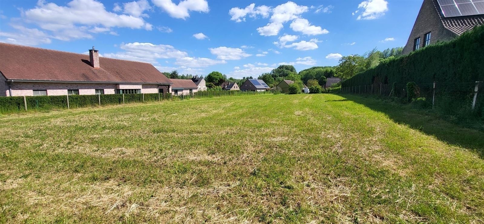 Exclusive Building Plot of 2440 m² in Meerbeke - photo 1