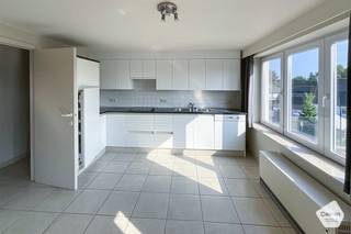 Ontdek dit zonnige en lichtrijke appartement in het hart van Waardamme, op wandelafstand van alle voorzieningen zoals winkels, bushalte en de...