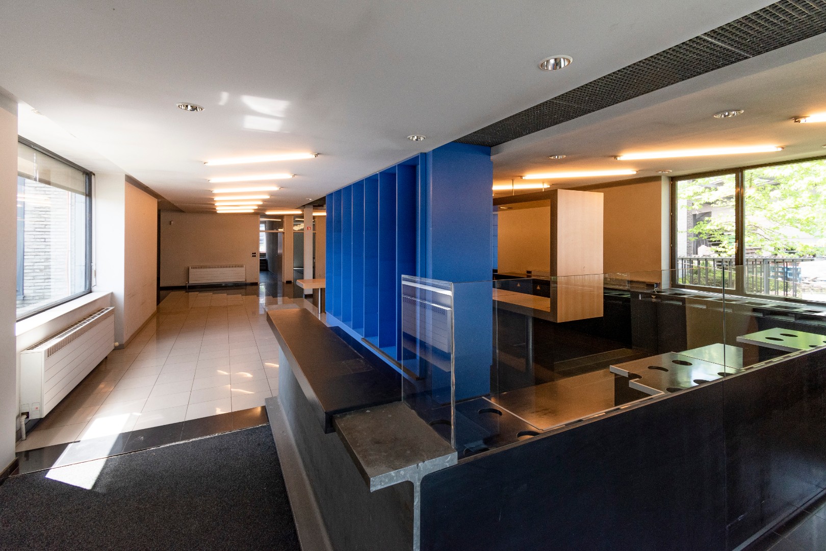 Bureel met een oppervlakte van 365m² te Tielt. - foto 5