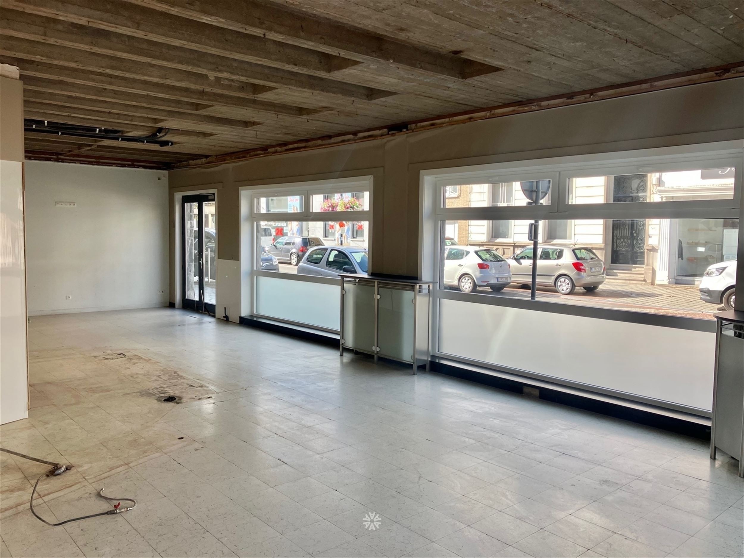 polyvalent handelspand met kelder op toplocatie in centrum Ronse - foto 5