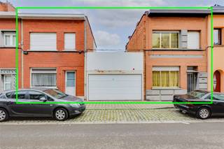 Unieke kans : 3 naast elkaar gelegen percelen in Merksem : 2 woningen met tussengelegen bouwgrond* In het centrum van Merksem, in een zijstraat van...