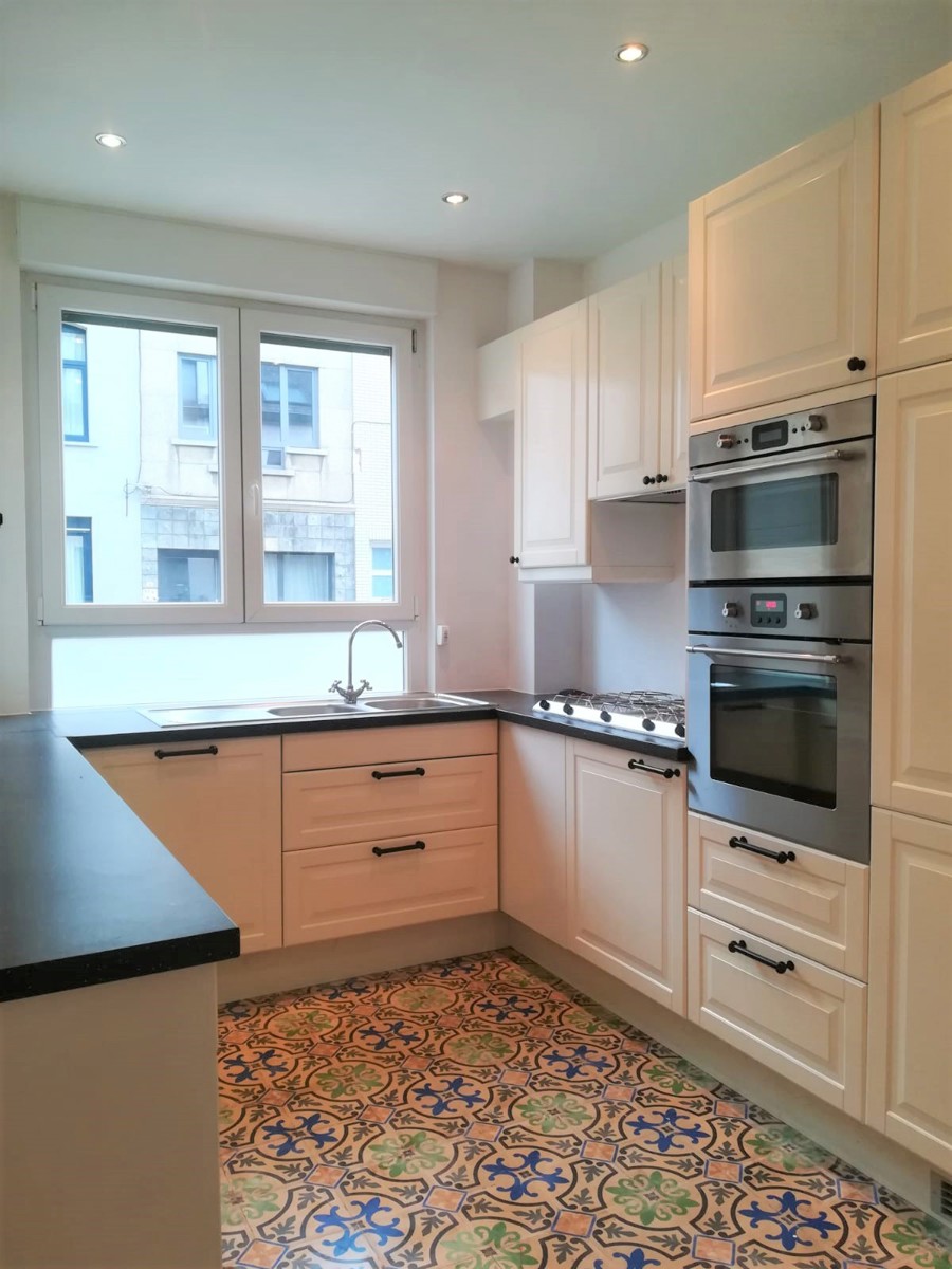 Recente woning met 3 slaapkamers, ruime badkamer en koertje  - foto 4