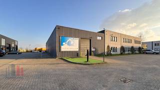 Magnifique espace de bureaux de 344 m² à vendre, visible depuis la très fréquentée Pontbeeklaan, à la périphérie de Bruxelles (Zellik) .Très...