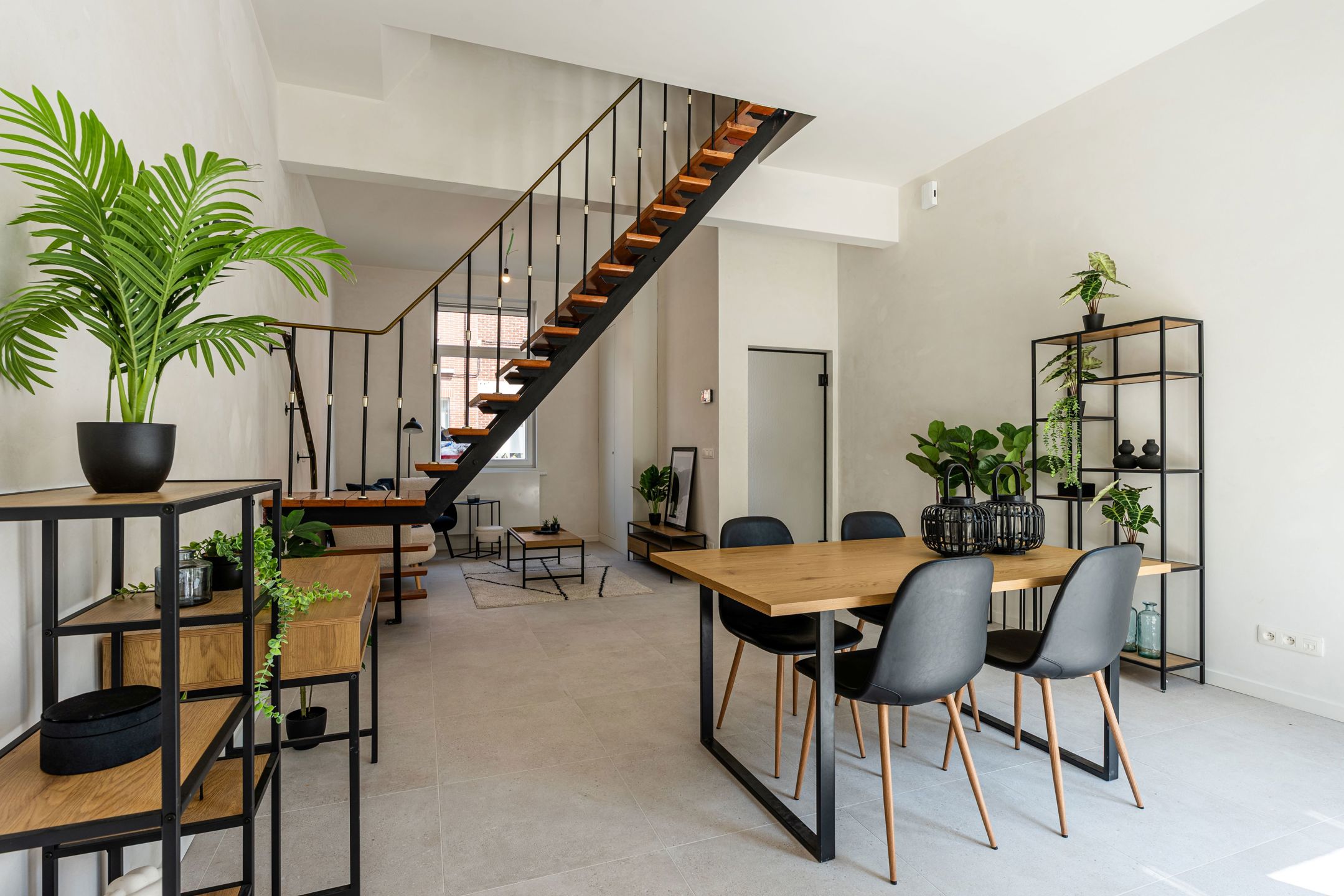 Instapklare, totaal gerenoveerde woning op toplocatie! - foto 4