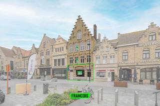 Op een absolute toplocatie, midden in het bruisende centrum van Diksmuide, bevindt zich dit ruime en polyvalente handelspand. Gelegen aan de...