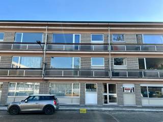 Welkom in dit lichtrijk, te renoveren appartement van 105m² gelegen aan de Donk Patio te Brasschaat. Dit appartement gelegen op de eerste verdieping...