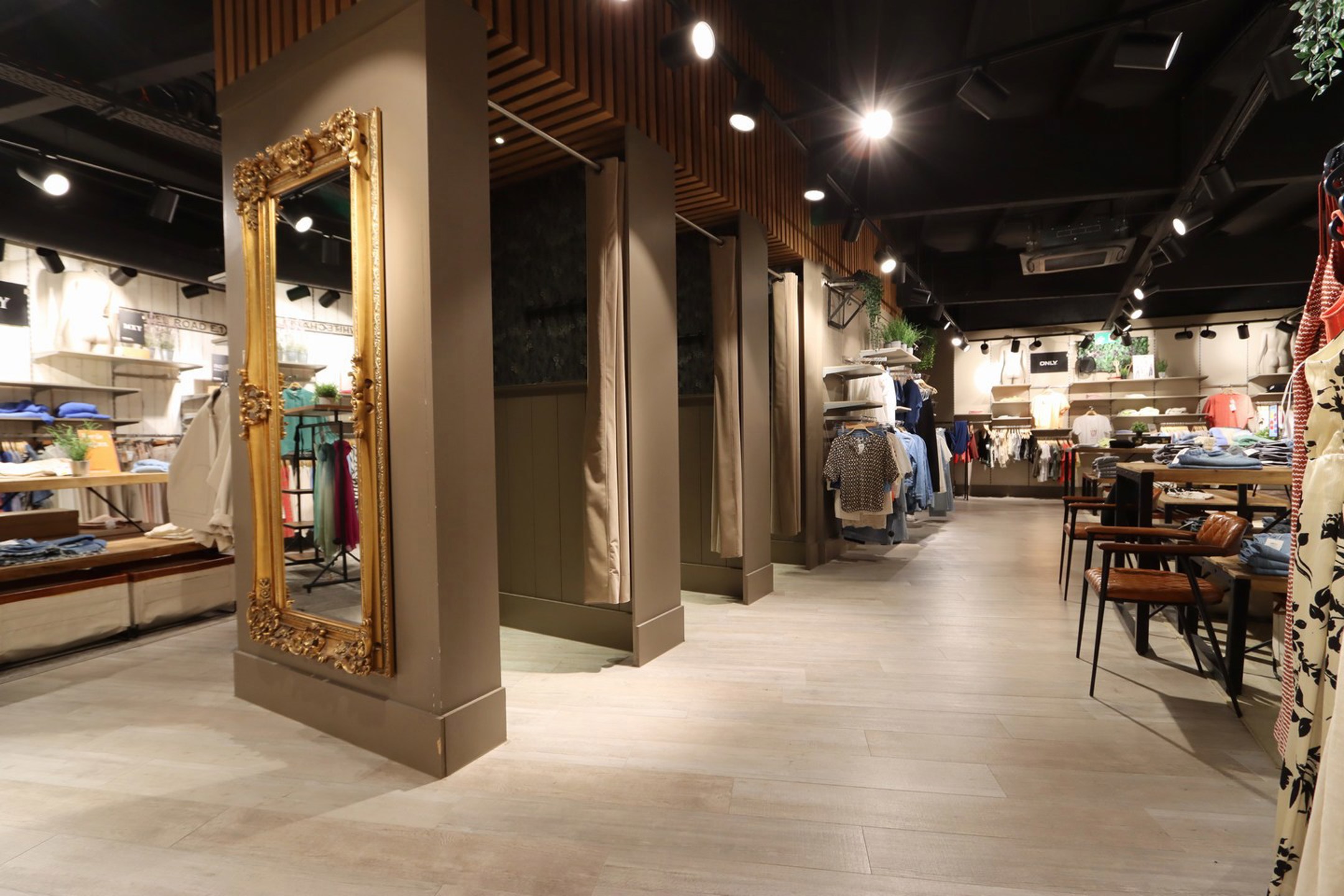 Commercial à vendre à Beveren-Kruibeke-Zwijndrecht - photo 5