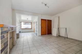 SOLIDE EN RUIME GEZINSWONING MET 4 SLAAPKAMERS EN ZUID-GERICHT TERRAS OP 1A 38CA.Gelegen in het centrum van Puurs op wandelafstand van winkels,...