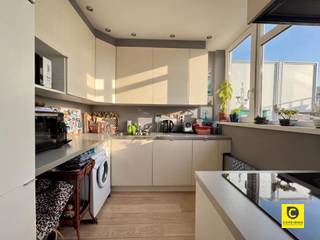 Dakappartement met een top terras en een panoramisch zicht!Dit 1 slaapkamer appartement bevindt zich op de 10de verdieping en geniet van een...