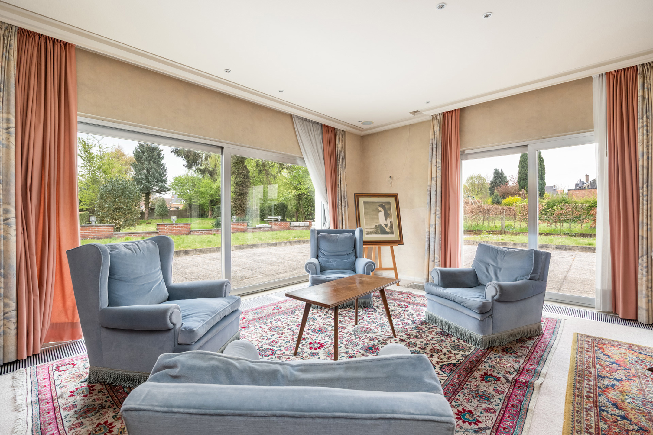 Uitzonderlijk groot gebouw met appartement en handelsruimte - foto 5