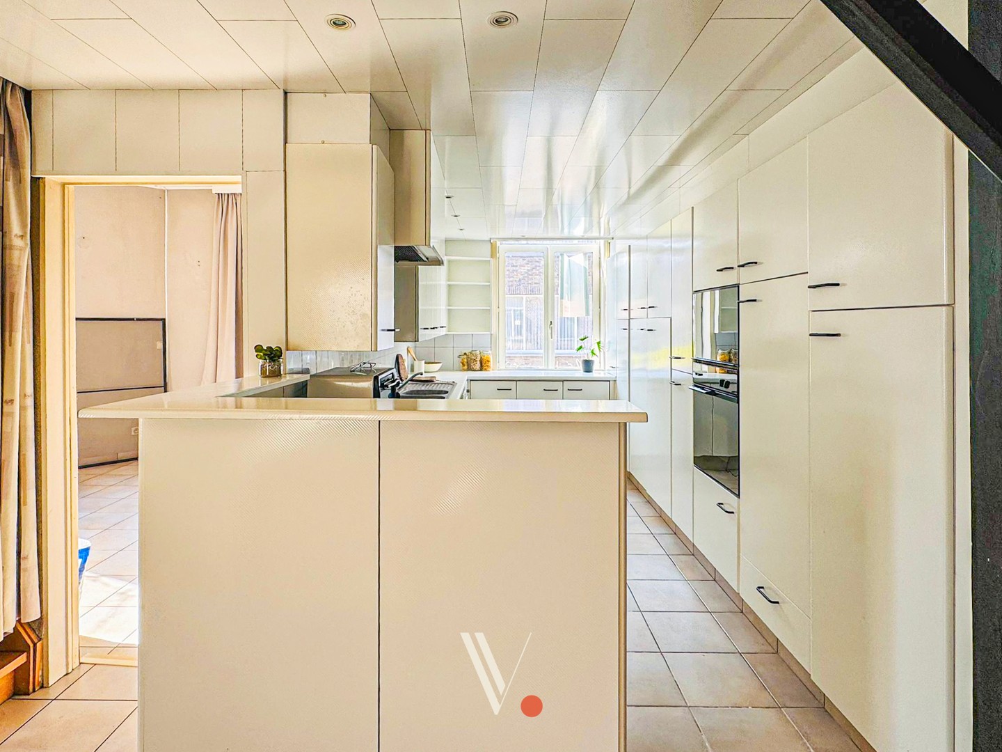 Ruime hoekwoning met 5 slaapkamers in centrum Izegem - foto 4