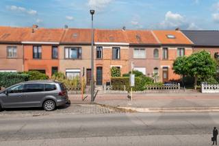 Uitstekende en goed gelegen woning met o.a. 2 ruime slaapkamers, zolderverdieping en private stadstuin. Het geheel ligt op een perceel van ca. 100...