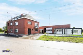 Commercial à vendre à Buggenhout