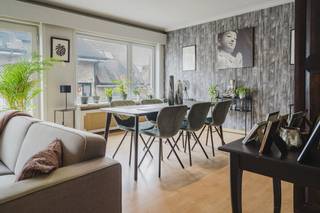 Het appartement van 102m² is door de jaren heen met de grootste zorg onderhouden en bevindt zich in een uitstekende staat. De ruime leefruimte...