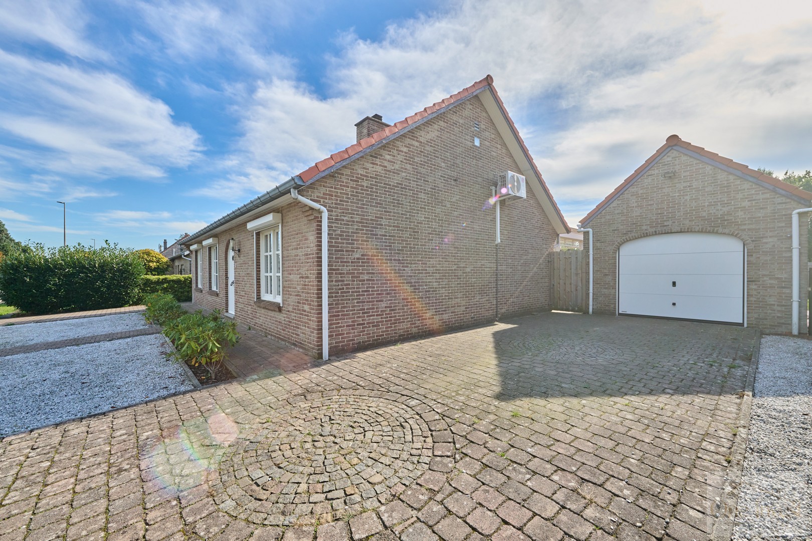 Charmante bungalow met 3 slaapkamers en vrijstaande garage - foto 4