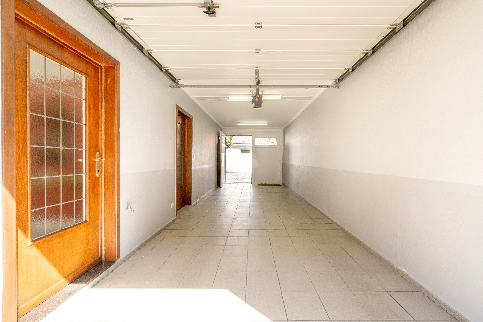 ZEER RUIME WONING MET GARAGE EN LOODS (100 m²) - foto 4