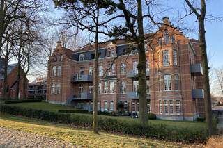 Op zoek naar een modern, zeer goed afgewerkt 1-slaapkamer duplex appartement op een adembenemende locatie? Dan is dit een absolute aanrader!Als...