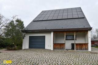 TE KOOP : zeer ruime open bebouwing op rustige locatie. Deze woning van bouwjaar 1986 heeft een bewoonbare oppervlakte van 320op een perceel van...