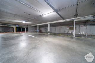  * Overdekte ondergrondse parkeerplaats * Verdieping -1 * Centrale ligging dichtbij zee...