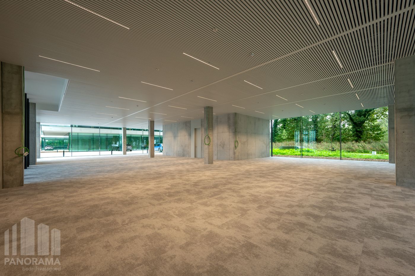 HIGH-END NIEUWBOUWKANTOREN OP TOPLOCATIE LANGS DE E40 TE OOSTKAMP - foto 4