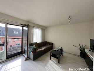 Stijlvol & Energiezuinig Appartement met Parking – Net buiten de Kleine RingBen je op zoek naar een instapklaar, volledig vernieuwd appartement op...