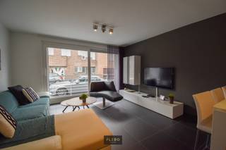 Dit perfect onderhouden appartement bevindt zich in een recente residentie, gelegen vlakbij het commerciële centrum en de Zeedijk van Blankenberge.We...
