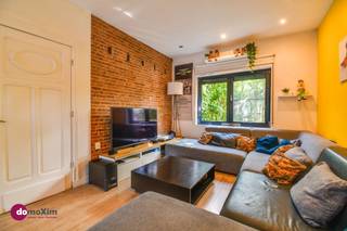 <p><span>Move-in-ready home with a spacious hangar near the center of Hever</span></p><p><span> </span></p><p><span>Are you looking for a move-in-ready home with plenty of space and an exceptionally versatile hangar? Then this centrally located home in the heart of Hever is definitely worth a visit!</span></p><p><span> </span></p><p><span>You enter the home through the entryway, where there’s the option to create a separate office, practice space, or playroom. You’ll then enter the spacious and bright living area, which offers a beautiful view of the garden. Adjacent to this are the kitchen and the bathroom. Additional storage space is available in the basement.</span></p><p><span> </span></p><p><span>On the first floor, you’ll find three full-size bedrooms, including the master bedroom, which features a practical walk-in closet. There’s also a separate home office. The spacious attic, accessible via a fixed staircase, currently offers plenty of storage space and can easily be converted into one or two additional bedrooms. </span></p><p><span> </span></p><p><span>Outside, you can relax on the covered terrace overlooking the garden. On the property is a large hangar/workshop, accessible both through the garden and via a side street at the back of the lot. This versatile space is ideal for self-employed individuals, hobbyists, storage, or parking vehicles and equipment. Parking is easy on the private driveway.</span></p><p><span> </span></p><p><span>Additional highlights of this home</span></p><p><span> </span></p><ul><li><span>Solar panels</span></li><li><span>Code-compliant electrical system</span></li><li><span>CCTV </span></li><li><span>Favorable EPC with a C-rating</span></li></ul><p><span> </span></p><p><span>A versatile home that combines living space with exceptional work and storage areas. Schedule a tour today and discover for yourself all the possibilities this property has to offer.</span></p><p><span> </span></p><p><span>015 20 36 00 - <span>info@domoxim.be</span></span></p><p><span> </span></p><p><span>domoXim. Where dreams come home!</span></p><p><span> </span></p><p><span>Want to know the value of your </span><span>own </span><span>home at ? We’d be happy to advise you.</span></p>