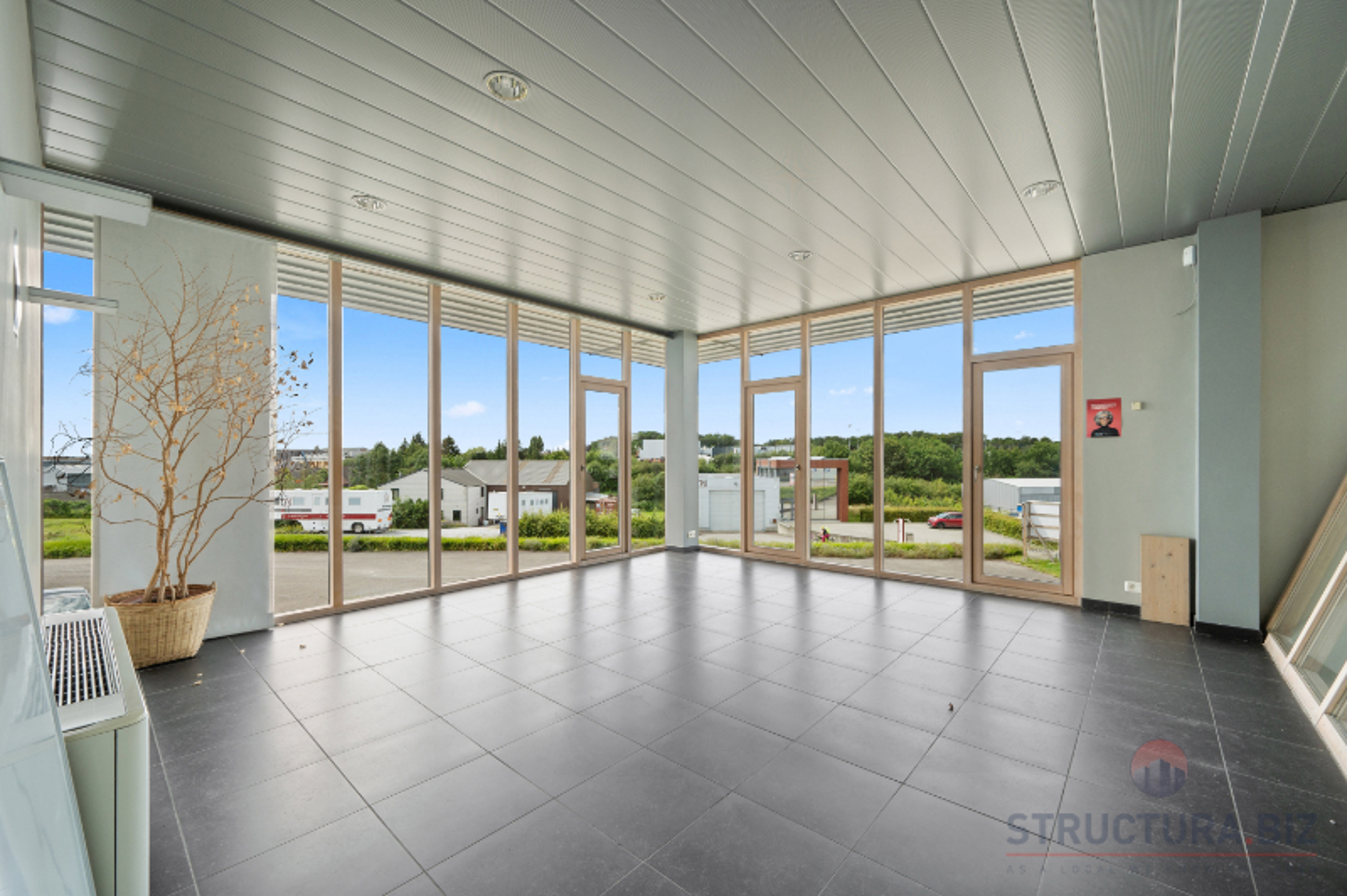 Schitterend, ideaal uitgerust, deelbaar industrieel gebouw te koop in Marche-en-Famenne op een perceel van +/- 15.100 m². - foto 5