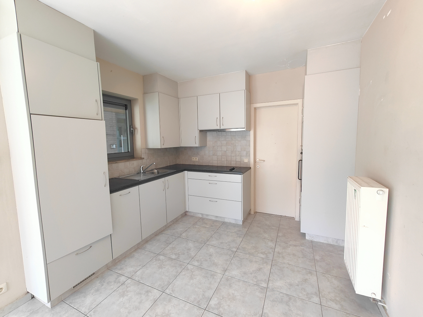 Gezellig 1-slaapkamerappartement te huur in centrum Koolskamp! - foto 4