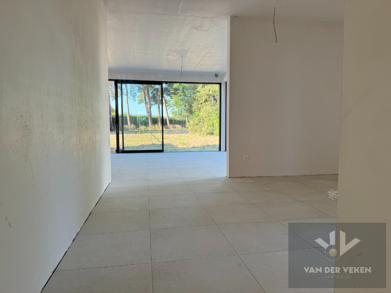 Ruime half open BEN-woning met 4 slaapkamers te bewonderen in het gezellige Kermt. - foto 2