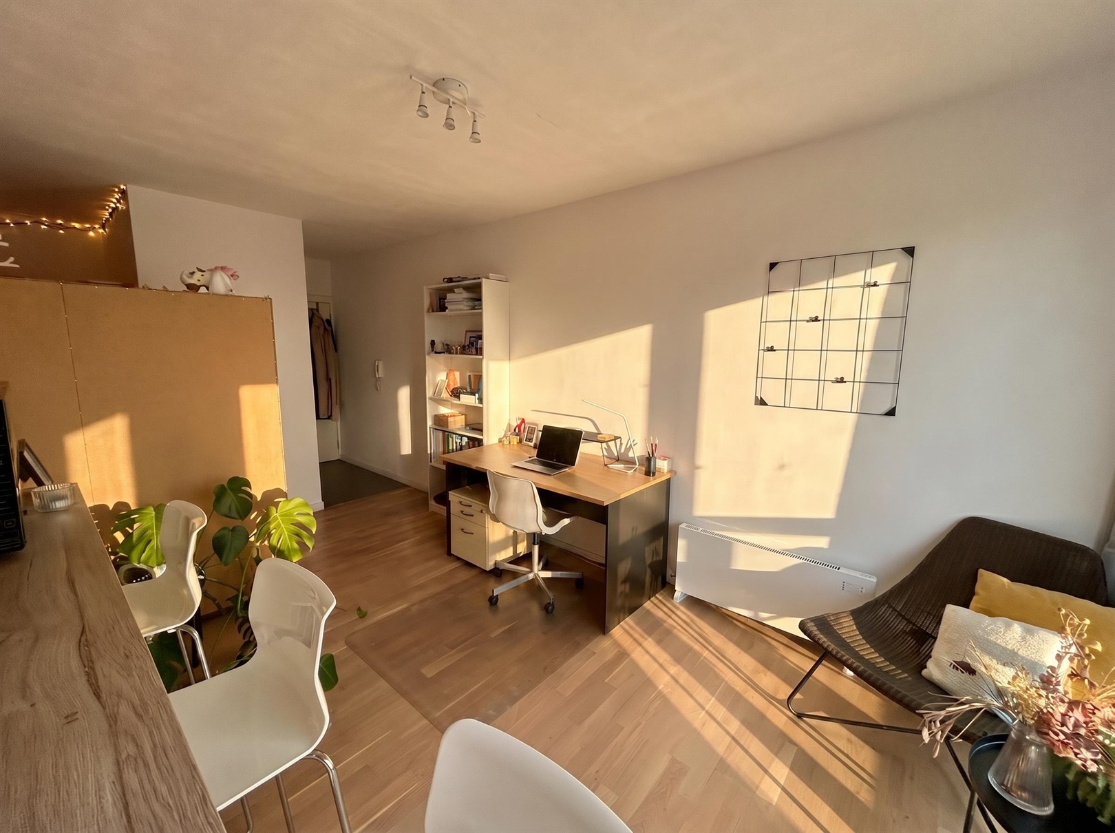 OPEN DEUR Zat. 16/5 Centraal gelegen hippe flat met autostaanplaats - foto 4
