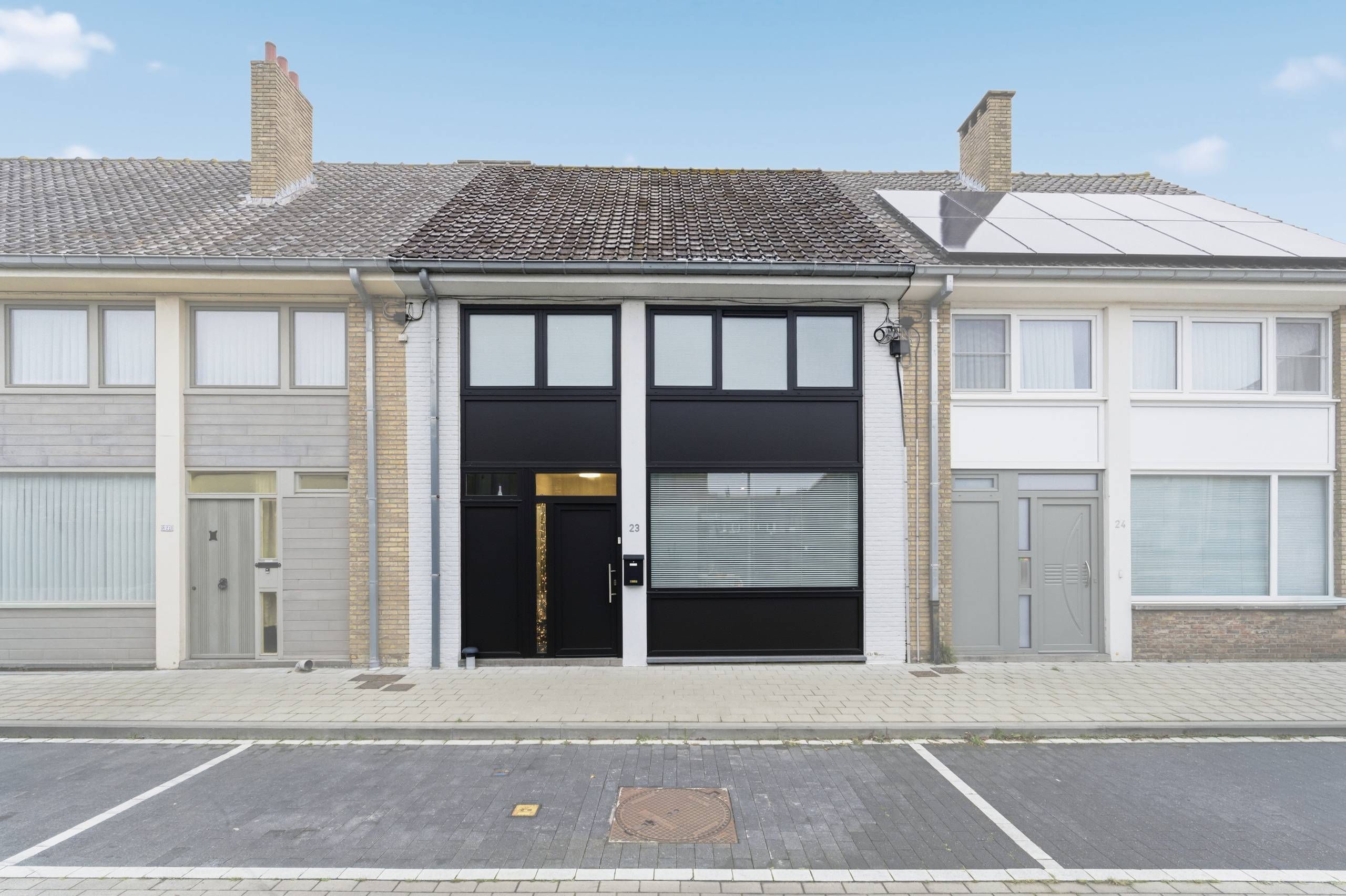 Volledig gerenoveerde woning (2016) in centrum van Veurne - foto 2