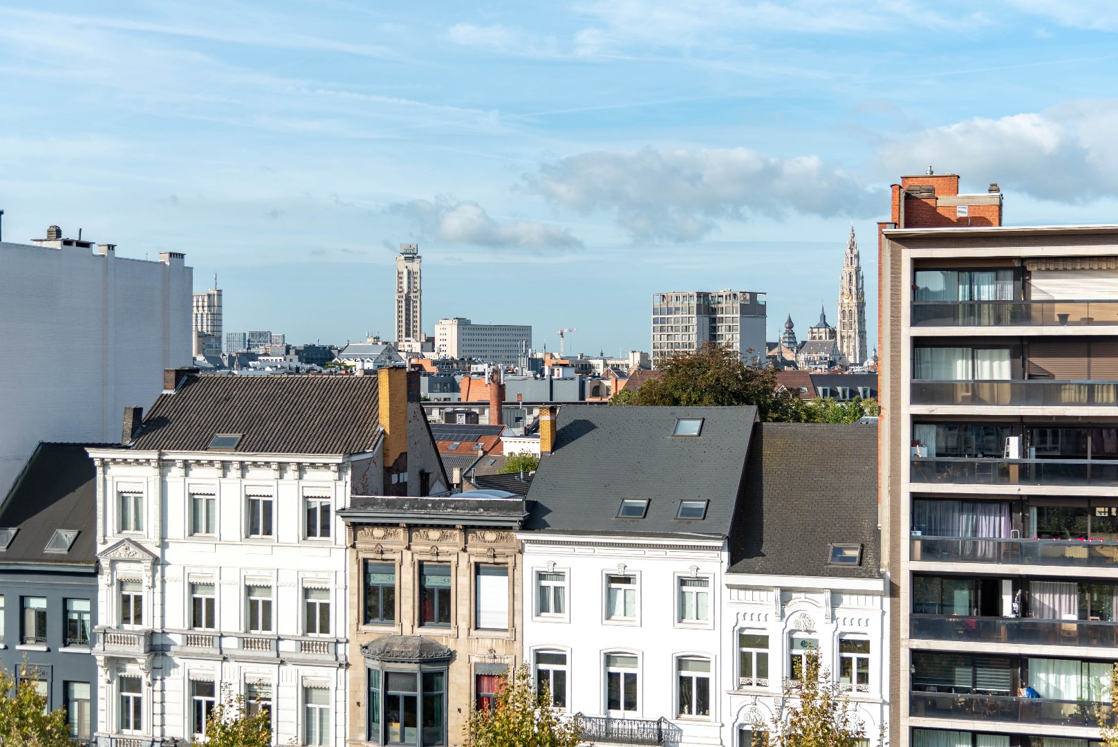 Riant appartement met 2 ruime slaapkamers - foto 5