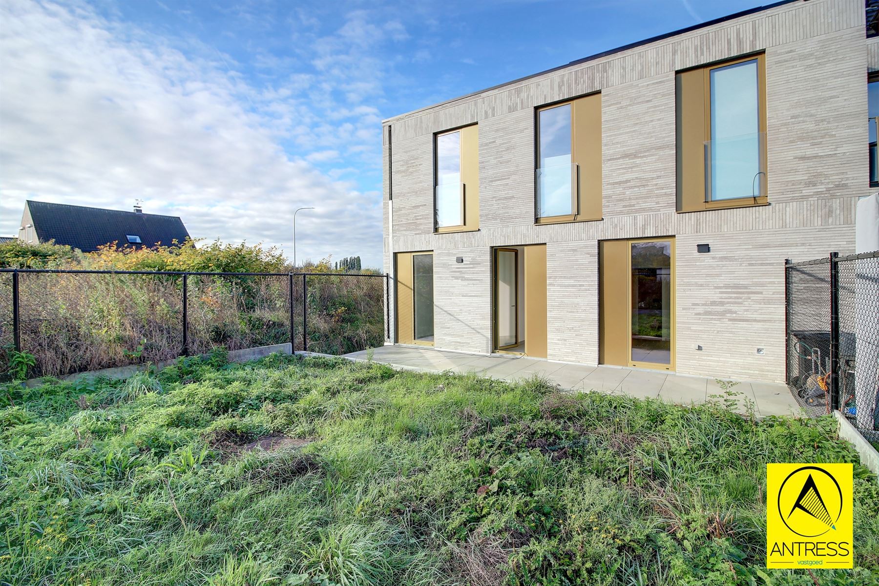 Nieuwbouw (6% BTW) gelijkvloers 3 slaapkamer appartement met voor- en achtertuin en autostaanplaats! - foto 2