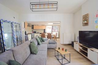 Deze half open bebouwing is gelegen op een zeer rustige en groene omgeving met een heel goede bereikbaarheid. Merelbeke-Melle biedt de...