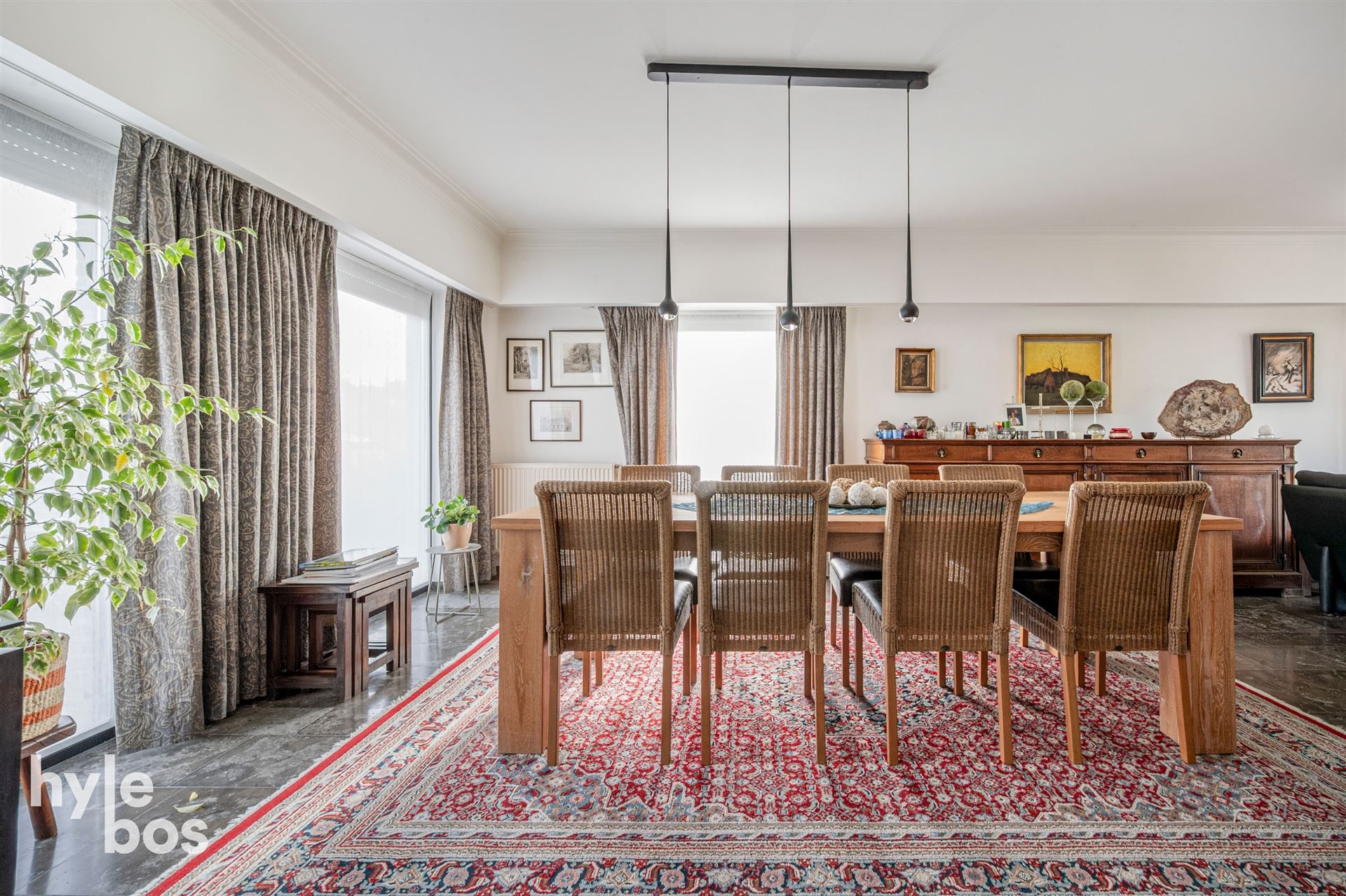 Ruime open bebouwing met 4 slaapkamers, garage en tuin in zeer rustige ligging - foto 4