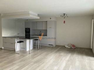 MODERN APPARTEMENT IN CENTRUM SCHOTEN MET LIFT. Dit prachtig recente appartement van 114m² bevindt zich in een hedendaags complex in centrum Schoten...