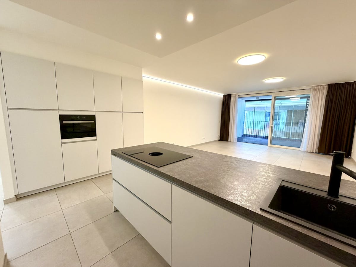 TE HUUR 2 slaapkamer appartement met bureauruimte in Hasselt - foto 4