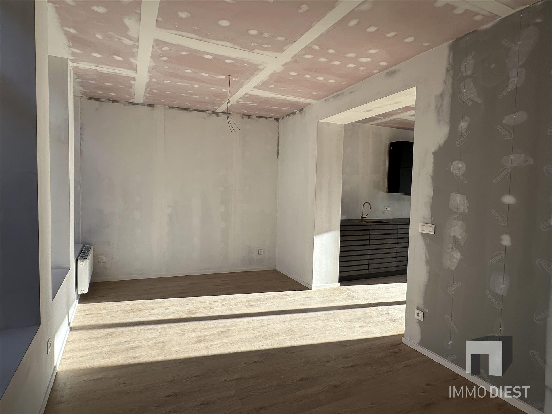 Opbrengsteigendom - 3 gloednieuwe appartementen + 1 handelspand - foto 4