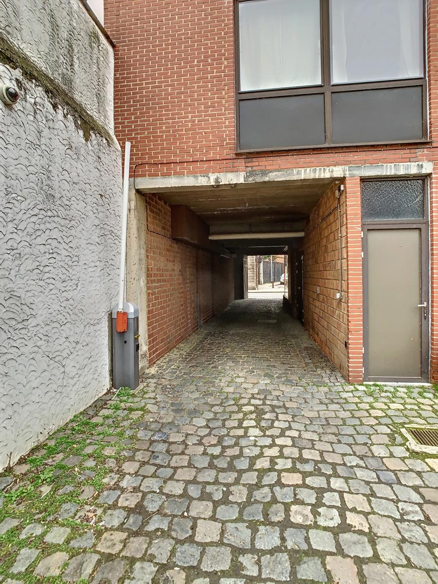 Rustig gelegen parking nabij het centrum van Leuven. - foto 4