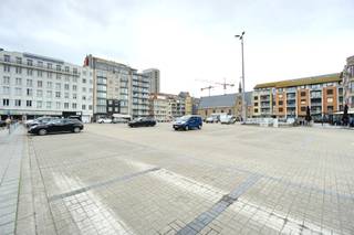 OPBRENGSTEIGENDOM – 3 verhuurde STUDIO’S + HandelsgelijkvloersZeer centraal gelegen aan het mijnplein op wandelafstand van het strand en uitstekende...