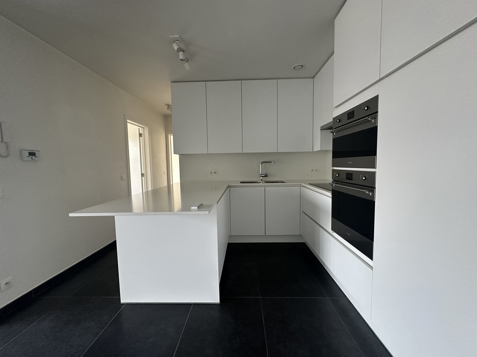 Modern appartement met garagebox en zonnig terras in Loppem - foto 4