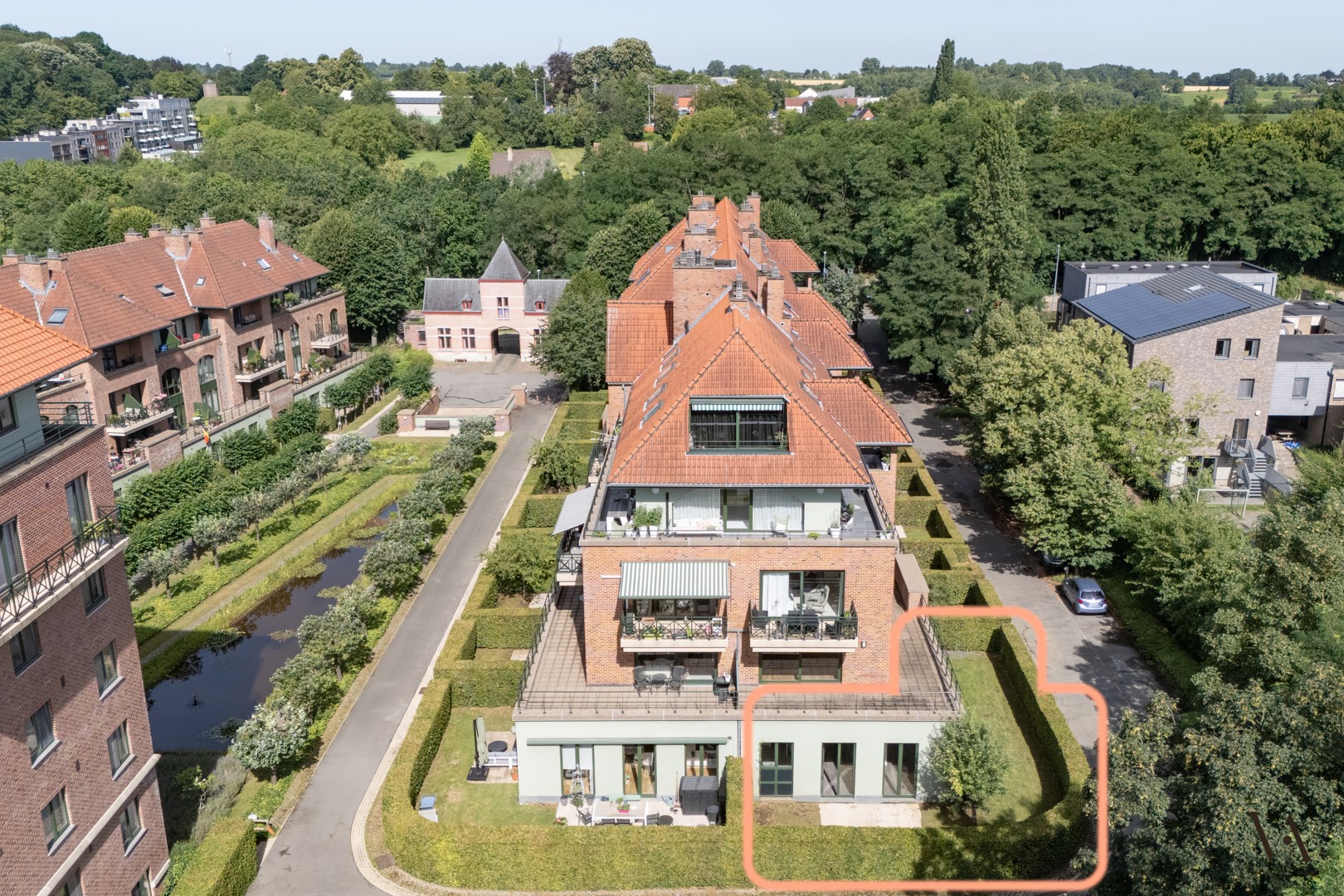 Ruim hoekappartement met uitzonderlijke tuin in groene parkresidentie nabij het centrum van Leuven - foto 2